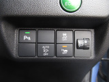 【安全装備】パーキングセンサーが付いておりますので後退時などに車両に障害物が接近するとお知らせしてくれます。便利な機能です