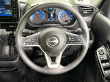 【ステアリングスイッチ】運転中、前方から目線をそらすことなく、オーディオ等の操作が可能な便利機能!安心&快適なドライブを演出してくれます♪