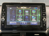 日産純正メモリーナビゲーションです♪目的地まで案内するナビゲーション機能の他にフルセグ画質で楽しめるTVやBluetooth Audio☆DVD再生など多彩な機能が満載で運転を快適にサポートしてくれます☆