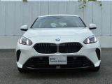ご納車前には、BMWを熟知したメカニックによる100項目の点検・整備を行います。不具合箇所、交換時期に達している部品に関しましては、全て当社負担で交換してからのご納車となります。