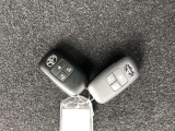 スマートキー2本付き!キーをポケットやカバンに入れておくだけでドアの施錠・開錠やエンジンスタートの操作が簡単です!