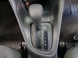 CVT(無段変速機)ならではのスムーズなシフト操作で、発進から加速までストレスフリー。街乗りでも高速走行でも、違和感なく自然なドライブが楽しめます