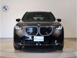 【キドニーグリル】BMWは約90年もの間、ほぼ全ての車両にひと目でBMWだと分かるこの特徴的なフロントグリルが備えられ、デザイン・アイコンとして親しまれてきました。