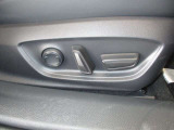 パワーシート搭載。微妙な調整が手軽にでき、ピッタリのポジションで運転することが可能です。