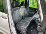 運転席シート廻りは使用感も少なく、良好な状態となっています。丁寧に使われていたことがよくわかりますね。