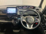 【運転席・助手席】スッキリとしたハンドル周りで使い勝手がいいです★