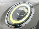 ●LEDヘッドライト:夜間走行時も良好な視界を確保し安心して運転できる高輝度LEDヘッドライトを装備!点灯速度が早く、消費電力も抑えられています。