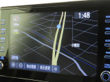メーカー装着のディスプレイオーディオを装備しております。