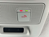 SOSコール。事故や救急時などに、ボタンひとつで専門のオペレータに接続。警察や消防への連携をサポートします。(別途契約が必要です)