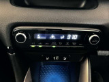エアコンはオートエアコン付きになります。お好みの温度設定にすれば車内の温度を検知し自動で調整してくれます。暑い日は寒い日は特にオススメです♪