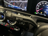 メルセデス・ベンツ八王子の最新のショールームには、大型モニターがあり最先端のメルセデス・ベンツをご体感頂けます!屋内展示場のため、天候の悪い日でも、ごゆっくりとお車をご覧頂ける店舗でございます!