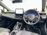運転席まわりです。 各操作スイッチは使いやすい位置に配置されてます。