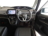 視界良好、操作しやすい運転席です。