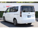 走行中に発生する車体のゆがみや微振動を減衰させる「パフォーマンスダンパー」をHondaのミニバンとして初めて採用。上質な乗り心地と安定性、優れた運動性能を感じられます。