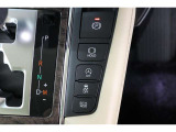 スイッチ類もきれいに。車内もボディも隅々までクリーニング。
