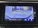 バックをするとき自動でリアの様子が映る『リアカメラ』付き! 画面で確認しながらバックが出来るので駐車の時も安心です。