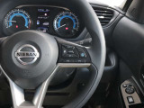 ハンドル右側のスイッチでプロパイロットをお使いいただけます。高速道路や自動車専用等での長距離運転をサポートしてくれます。