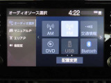 トヨタ純正9インチディスプレイオーディオ装備。
