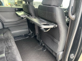 運転席、助手席シートバックテーブル、シートバックポケット