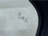 車線変更時の後方確認をアシストしてくれるブラインドスポットモニター!ドアミラーの死角を検知してくれるから車線変更もスムーズです。