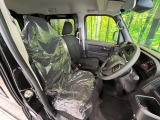 運転席シート廻りは使用感も少なく、良好な状態となっています。丁寧に使われていたことがよくわかりますね。