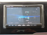 【パナソニック製ナビ・CN-HE01D】Bluetooth接続に対応しています。その他、TVやAM/FMラジオの視聴・CDやDVD再生・USB接続などが可能です。
