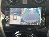 アラウンドビューモニターです!上空から貴方のお車をモニタニングしている様に車両の周りの安全確認が出来ます!