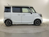 両側パワースライドドア付きだから、狭い駐車スペースなどでの 乗り降りラクラク!小さなお子さまのいるご家庭には嬉しい装備。