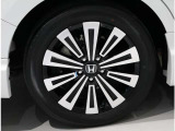 ◆ホンダ純正のアルミホイールです!純正のいいところは車のデザインに合わせてアルミもデザインされていますので、相性がよく見た目も格好いいです。走行安定性も優れていますよ!◆