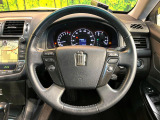 【純正革巻きステアリング】上質な革を使用することで、手にしっかり馴染みとても運転しやすいハンドルです♪