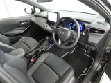 シンプルで使いやすいデザインの運転席です。