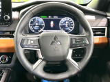 【純正革巻きステアリング】上質な革を使用することで、手にしっかり馴染みとても運転しやすいハンドルです♪【純正革巻きステアリング】上質な革を使用することで、手にしっかり馴染みとても運転しやすいハンドルで
