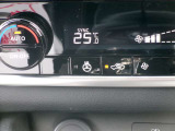 ハンドルヒーター付車です。寒い日もお手元から温まります。