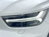 ●LEDヘッドライト:夜間走行時も良好な視界を確保し安心して運転できる高輝度LEDヘッドライトを装備!点灯速度が早く、消費電力も抑えられています。