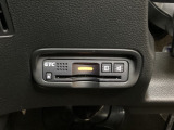 ハンドルの左下にETCがついています。高速道路の料金所の通過も楽々です。 カードの取り出しもしやすい場所についています。