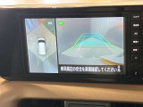 【アラウンドビューモニター】車を上から見下ろしているかのような映像で周囲の状況がひと目で確認、狭い駐車場に駐車するときも安心です♪