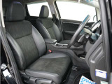 運転席のスペースはゆったりしていて、視界も広く確保されているので普段の運転からロングドライブまで快適です。