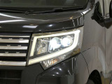 LEDヘッドライトです。デザイン性がよくとても明るいので、夜間の走行や悪天候でも安心です。しかも長寿命!