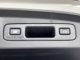 【パワーバックドア】スマートキーや運転席のボタンを押すだけでリアゲートが自動で開閉します!荷物を持っている時や、高い位置にあるバックドアを閉める際に便利な機能です♪