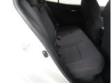リアシートも厚く、長時間の移動もらくらくです!車種によってはラゲージスペースやトランクへのアクセスも可能!乗り心地・使い勝手共に充実です!!