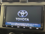 【メーカー純正ナビ】インテリアに溶け込むスタイリッシュな「専用設計」メーカーナビを装備♪視認性や操作性など基本性能にも優れ、より上質なカーライフをお楽しみいただけます。