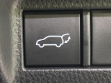 【パワーバックドア】スマートキーや運転席のボタンを押すだけでリアゲートが自動で開閉します!荷物を持っている時や、高い位置にあるバックドアを閉める際に便利な機能です♪