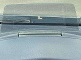 運転視界の遠方上方に虚像を投影することで前を見ながら情報の視認ができます。本当にドライバーが必要な情報を適切に伝え、楽しんで頂くことを考えた新世代装備です。※虚像は1.5m前方に浮かぶイメージです。