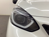★LEDヘッドライト★シャープな印象を与えるLEDヘッドライトを装備☆夜間走行時の視認性を高めるだけでなく、フロントフェイスに上質な存在感を演出します♪