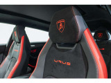 Fully Electric Front Seats with Ventilation and Massage