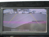バックガイドモニターで、後方を確認しながら安心して駐車することができます。運転初心者も熟練者も必須の機能ですよ!
