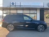 【BMWの伝統-3】BMWのお車は、&ldquo;駆け抜ける歓び&rdquo;を体現しております。走行の安定性とコーナリングの良さを追求し、思い通りにハンドルの操作可能です。