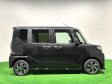 ドアは約90度に開くので荷物も積み込みやすく、乗り降りもしやすい♪ ロングドライブも快適に過ごせる工夫がいっぱいです♪♪