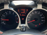 メーター中央部にミニディスプレイがあり、ドライバーに必要な車両情報を表示してくれます♪