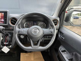 ハンドルには各種スイッチがありますが、運転中でも操作がしやすくなっております。